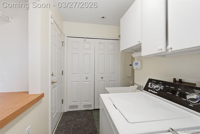 22432 Pointe Drive, Saint Clair Shores, MI 48081