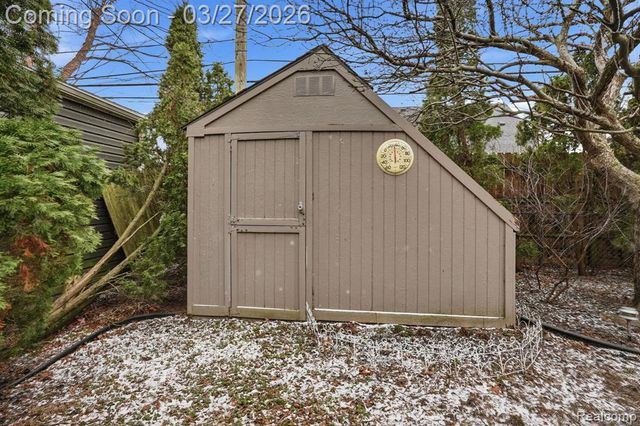 22432 Pointe Drive, Saint Clair Shores, MI 48081