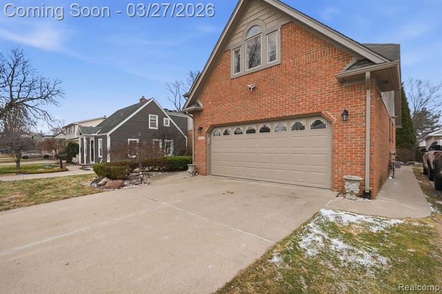 22432 Pointe Drive, Saint Clair Shores, MI 48081