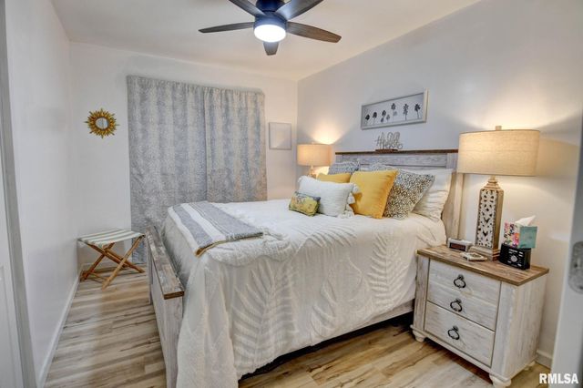 904 W VANDEVER Street, Taylorville, IL 62568