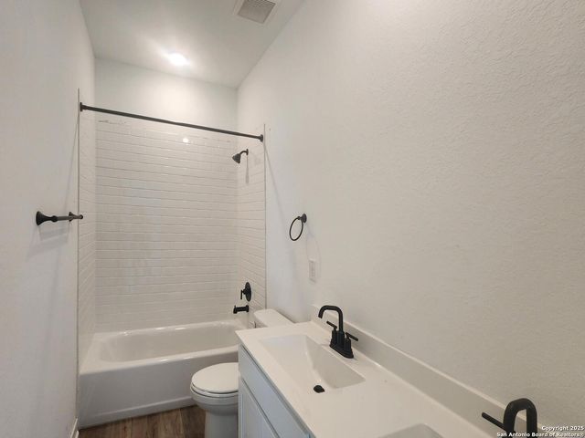 1443 Lockett Falls, San Antonio, TX 78245