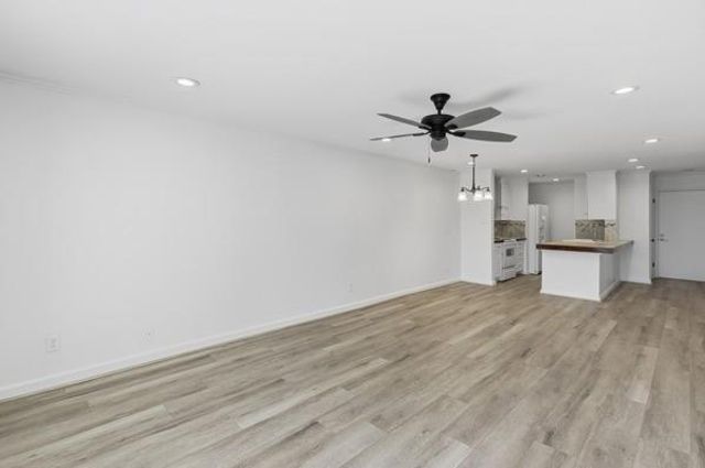 4011 Nasa Rd 1 306, Seabrook, TX 77586