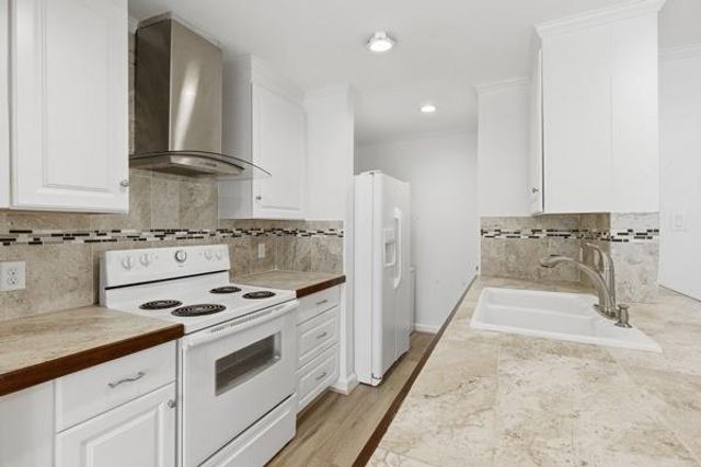 4011 Nasa Rd 1 306, Seabrook, TX 77586