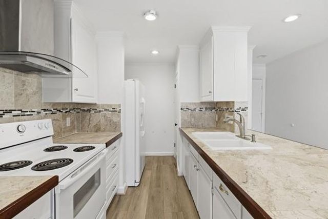 4011 Nasa Rd 1 306, Seabrook, TX 77586