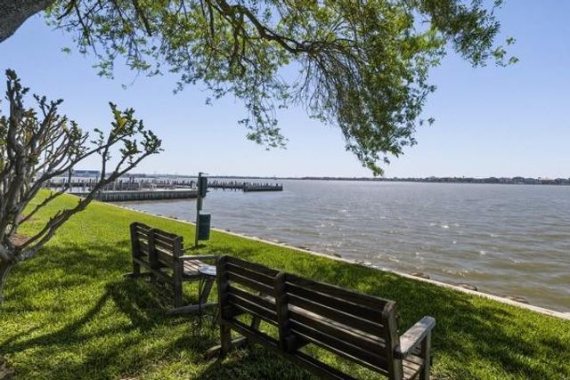 4011 Nasa Rd 1 306, Seabrook, TX 77586