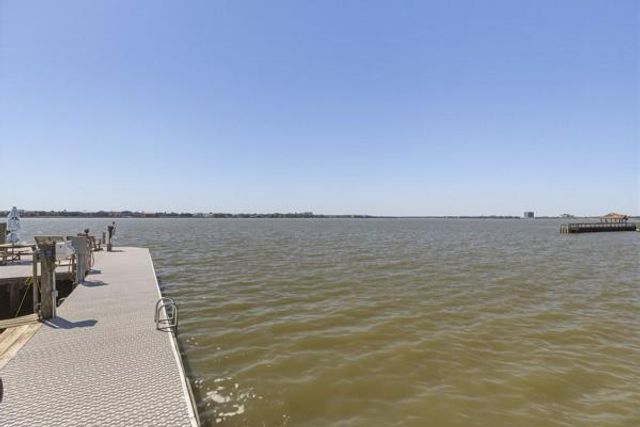 4011 Nasa Rd 1 306, Seabrook, TX 77586