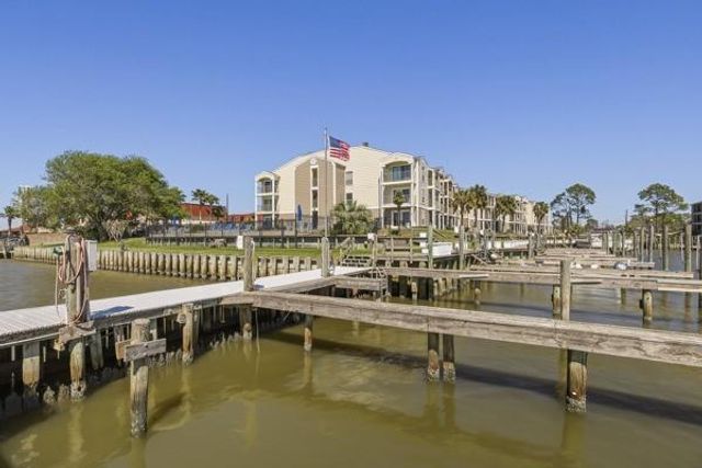 4011 Nasa Rd 1 306, Seabrook, TX 77586