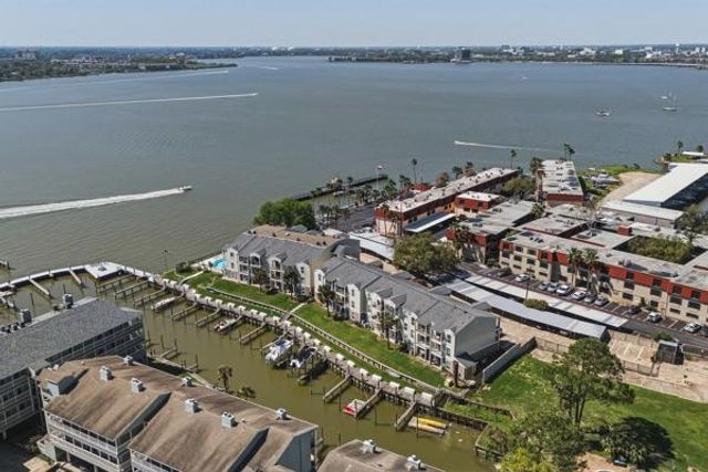 4011 Nasa Rd 1 306, Seabrook, TX 77586