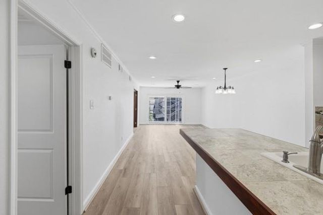 4011 Nasa Rd 1 306, Seabrook, TX 77586