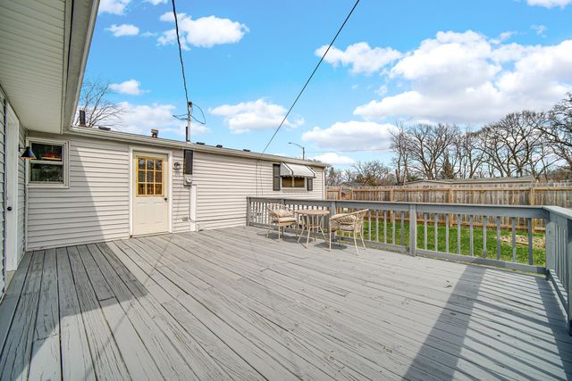 93 Lincoln Avenue, Hobart, IN 46342