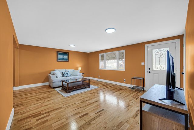 93 Lincoln Avenue, Hobart, IN 46342