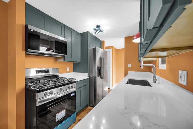 93 Lincoln Avenue, Hobart, IN 46342