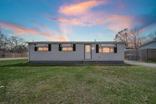 93 Lincoln Avenue, Hobart, IN 46342