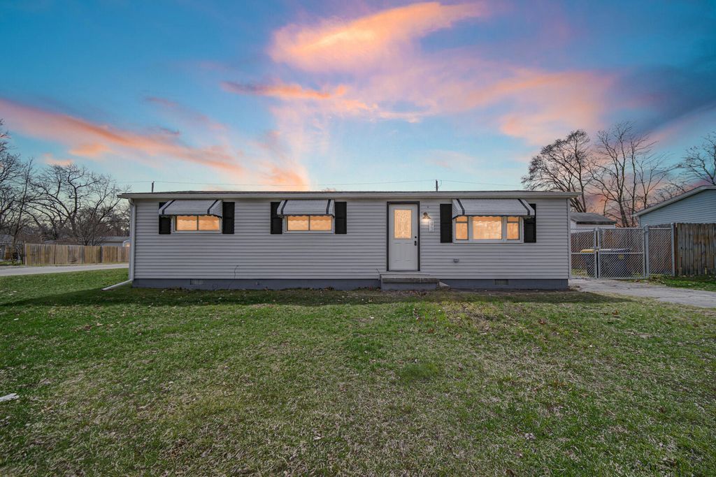 93 Lincoln Avenue, Hobart, IN 46342