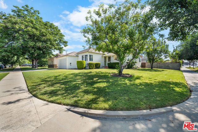 8900 Amigo Avenue, Northridge, CA 91324