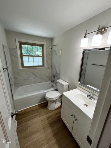 120 Dundee Road, Fayetteville, NC 28303