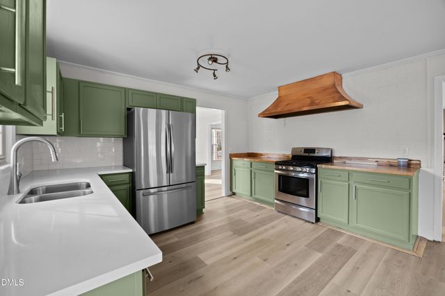 120 Dundee Road, Fayetteville, NC 28303