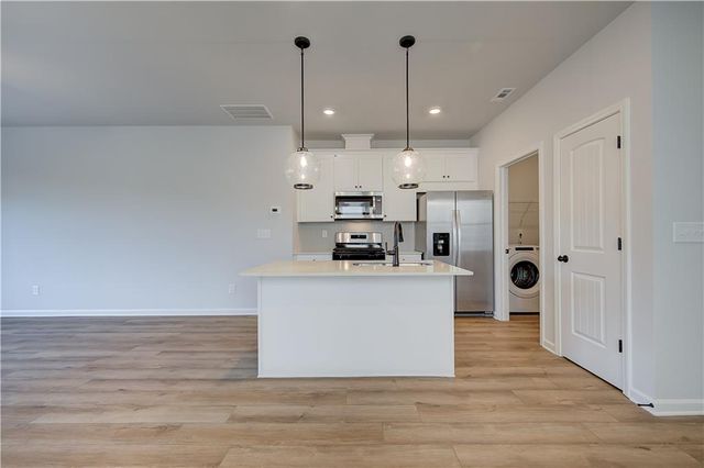 332 Bedford Trace, Conyers, GA 30094