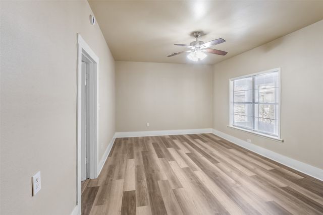 224 W Doyle Street, Granbury, TX 76048