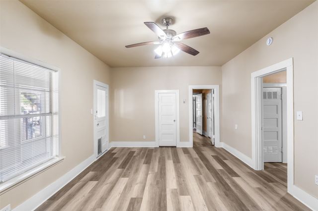 224 W Doyle Street, Granbury, TX 76048