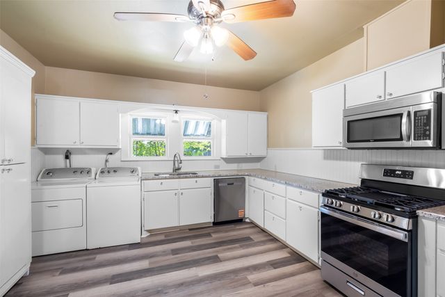 224 W Doyle Street, Granbury, TX 76048