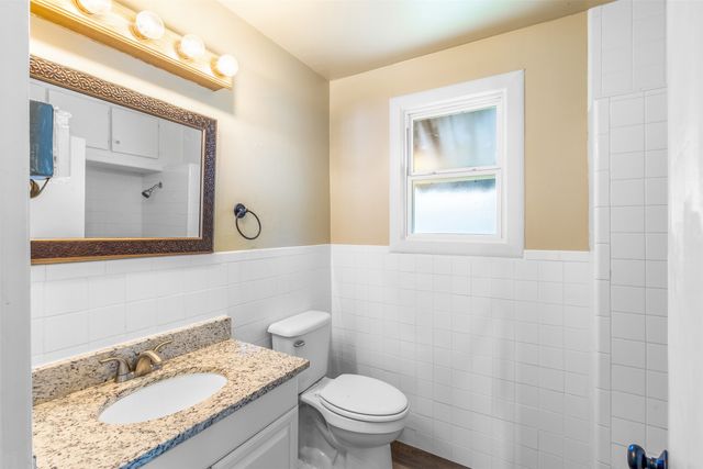 224 W Doyle Street, Granbury, TX 76048