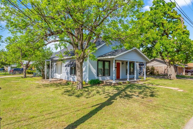 224 W Doyle Street, Granbury, TX 76048
