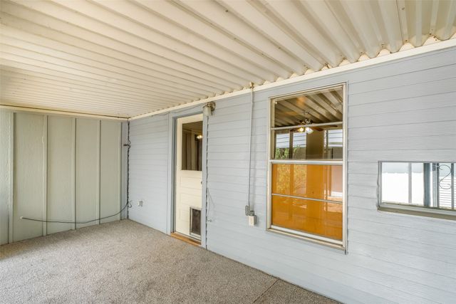 224 W Doyle Street, Granbury, TX 76048
