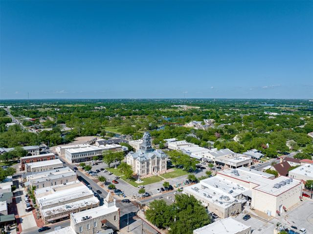 224 W Doyle Street, Granbury, TX 76048