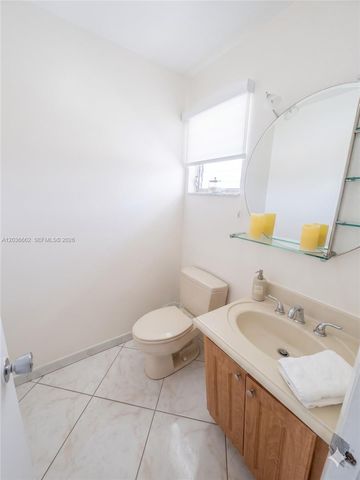 1530 NE 191st St 305, Miami, FL 33179
