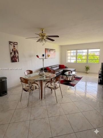 1530 NE 191st St 305, Miami, FL 33179