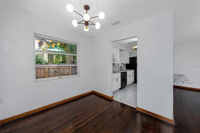 630 JASMINE WAY S, St Petersburg, FL 33705