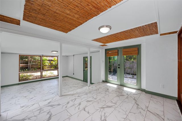 630 JASMINE WAY S, St Petersburg, FL 33705