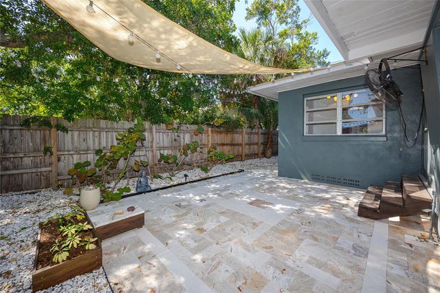 630 JASMINE WAY S, St Petersburg, FL 33705