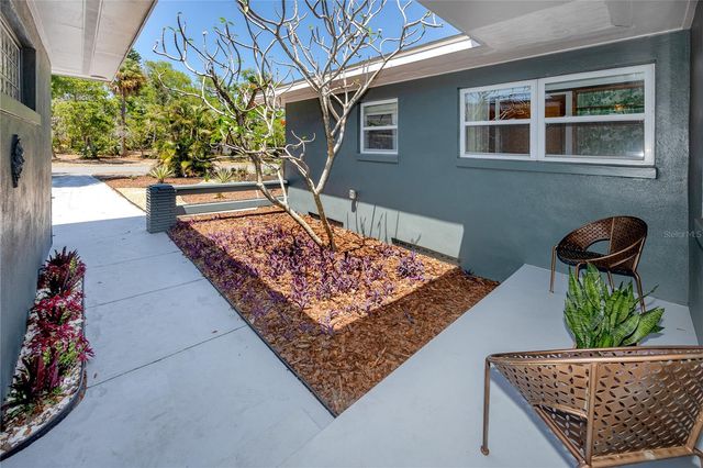 630 JASMINE WAY S, St Petersburg, FL 33705