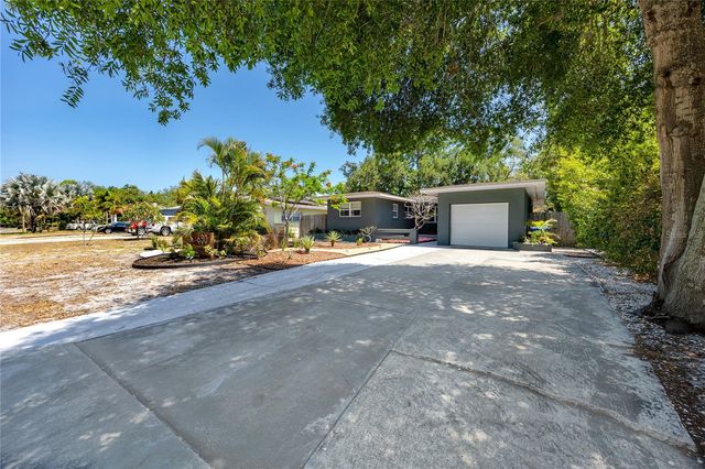 630 JASMINE WAY S, St Petersburg, FL 33705