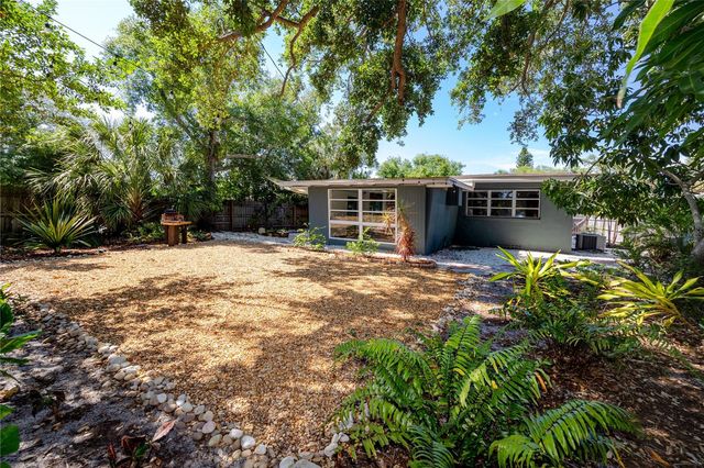 630 JASMINE WAY S, St Petersburg, FL 33705