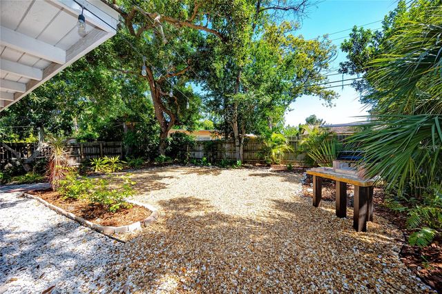630 JASMINE WAY S, St Petersburg, FL 33705