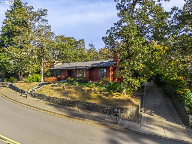 3633 SPRING Blvd, Eugene, OR 97405