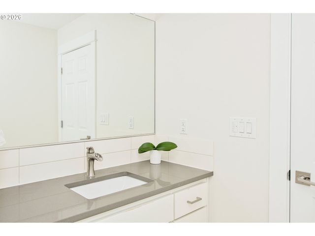 8159 Sw 85TH Ave, Portland, OR 97223