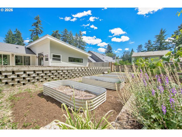8159 Sw 85TH Ave, Portland, OR 97223