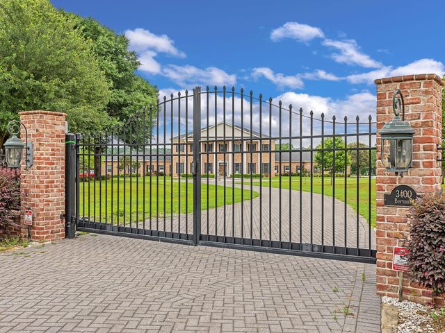 3400 Bonterra Drive, Laurel Hill, FL 32567