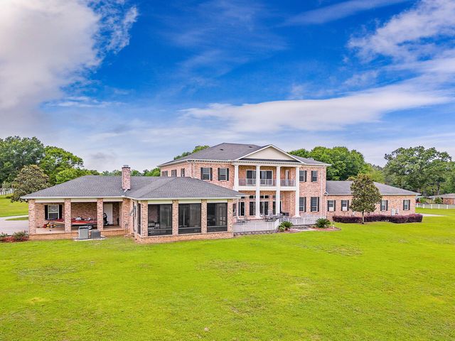 3400 Bonterra Drive, Laurel Hill, FL 32567