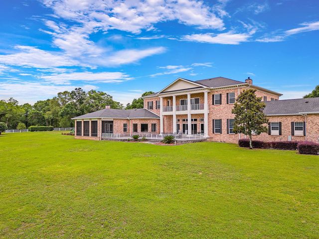 3400 Bonterra Drive, Laurel Hill, FL 32567