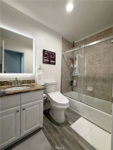 1637 E 5th Street 302, Long Beach, CA 90802