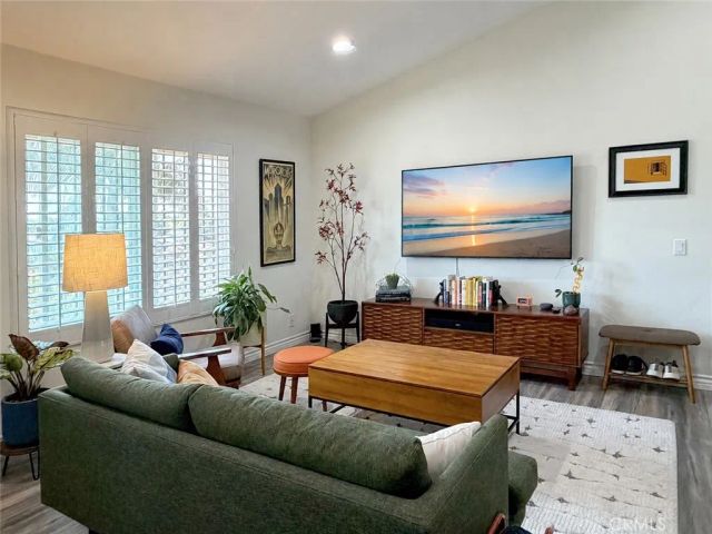 1637 E 5th Street 302, Long Beach, CA 90802