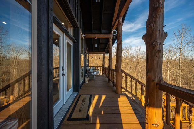 627 Mountain Crest Road, Mountain View, AR 72560