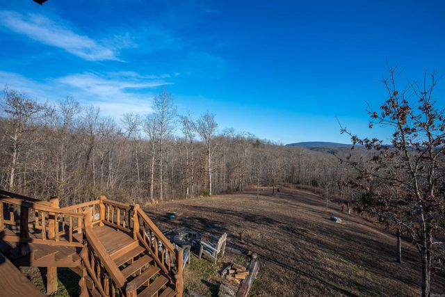 627 Mountain Crest Road, Mountain View, AR 72560