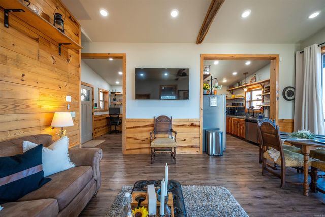 627 Mountain Crest Road, Mountain View, AR 72560