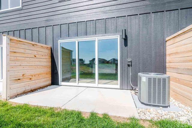 5609 Goheen Drive, Manhattan, KS 66503